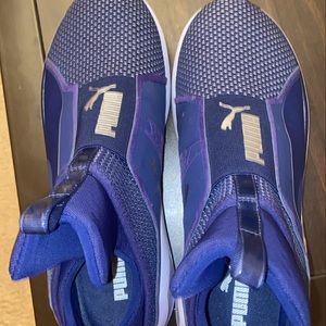 PUMA Women’s Fierce Velvet Rope Women’s Sneaker size 8.5